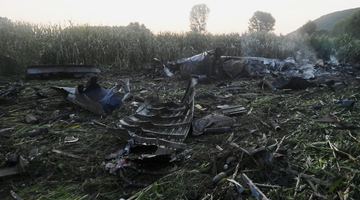 На борту літака, який впав у Греції, були восьмеро українців