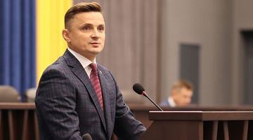 Юридичну боротьбу за свою посаду голова Тернопільської облради Михайло Головко поки що виграє. Фото із соцмереж.