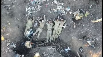 Військові 10-ої ОГШБр взяли в полон п'ятьох військових рф. Фото: Скріншот з відео
