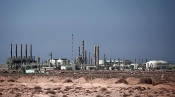 Через політичну кризу Лівія призупинила постачання нафти з двох великих терміналів, – Bloomberg