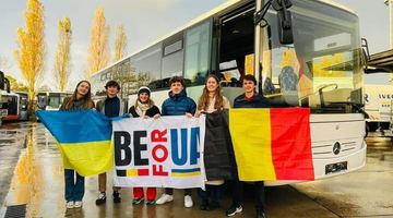Школярі із Бельгії передали в Україну автобус. Фото BEforUkraine