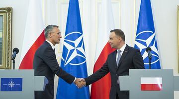 Генеральний секретар НАТО Єнс Столтенберг (ліворуч) і президент Польщі Анджей Дуда. Фото warsawinstitute.org