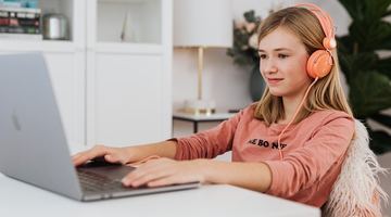 “24 січня більшість шкіл Львова уже відправили учнів молодших класів на онлайн-навчання”, - Садовий