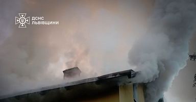 Вранці у Дрогобичі вогонь знищив дах будинку