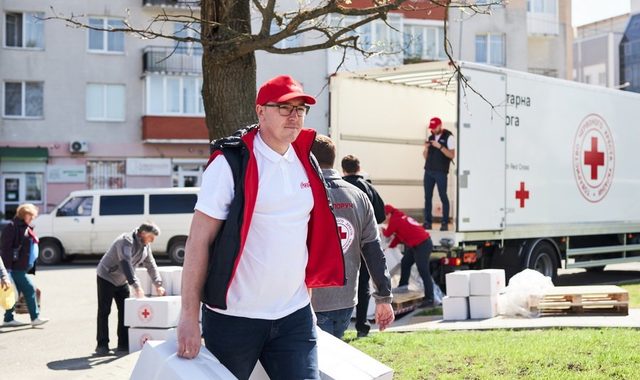 Компанія Кока-Кола і Товариство Червоного Хреста України: гуманітарна місія триває