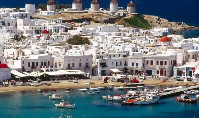 Тижневий відпочинок на острівній Греції - понад 200 тисяч гривень