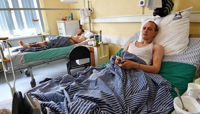 російські шпиталі не можуть впоратися з кількістю поранених окупантів, а в рф триває мобілізація медичного персоналу