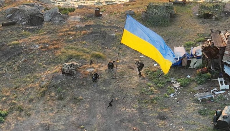 Президент України Володимир Зеленський подякував за завершальний етап боротьби за острів Зміїний