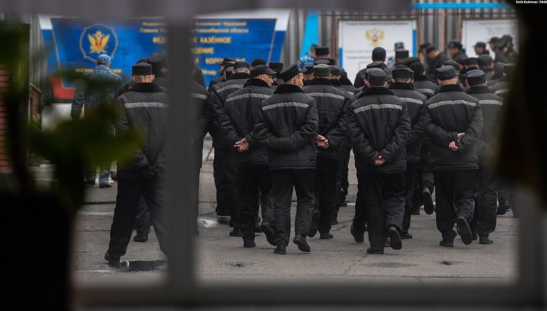 В рф рекрутують новобранців серед засуджених та встановлюють стеження за родичами вбитих в Україні військових