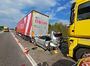 Поблизу Львова зіткнулись 2 вантажівки та легковик: травмована жінка